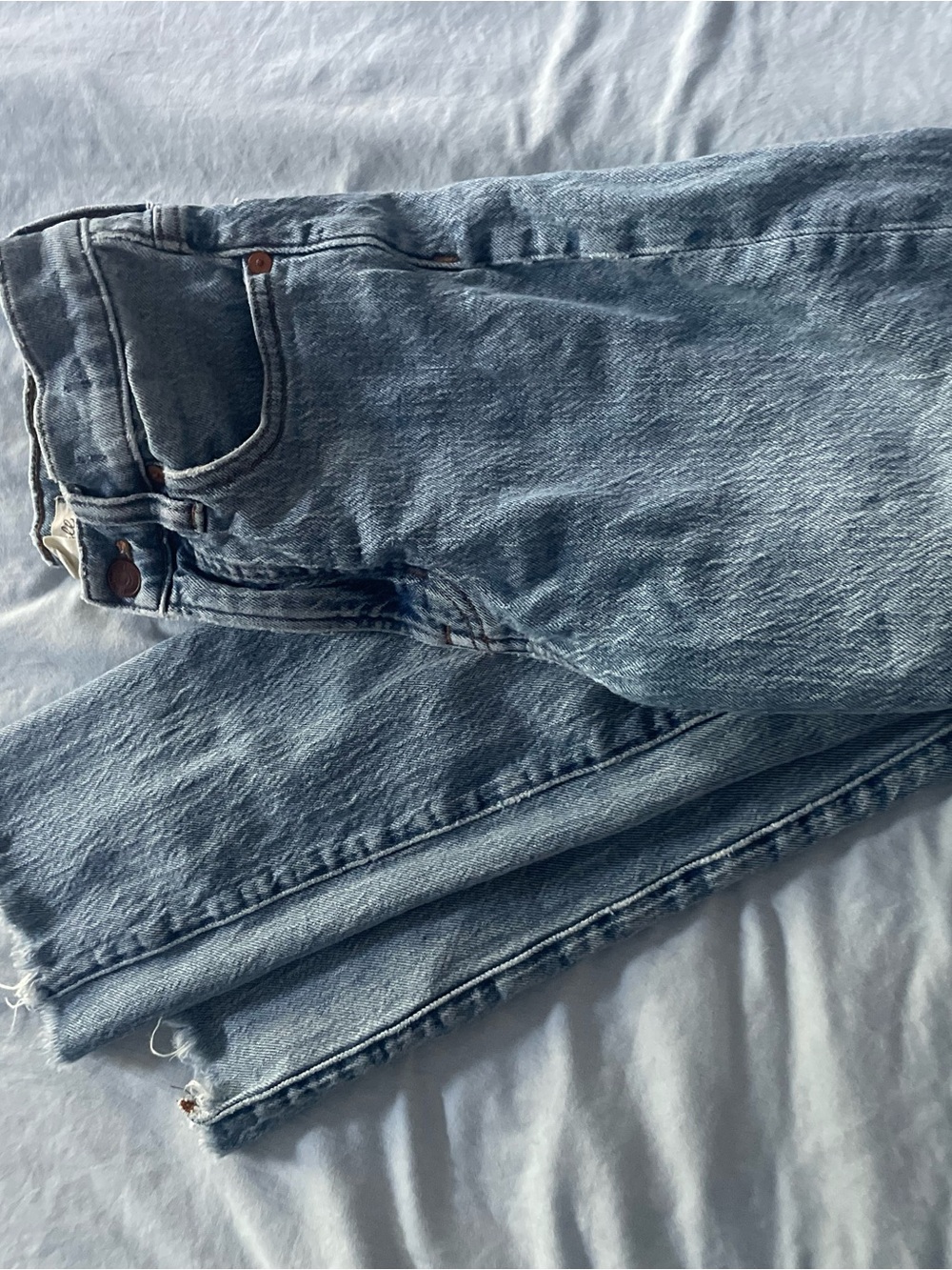 Women’s High-Rise Straight Jeans in Light Blue - Picture 4 of 6